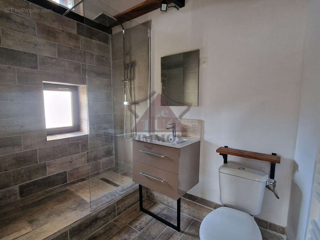 Maison atypique avec terrasse + cour avec une belle vue dégagée - photo 9
