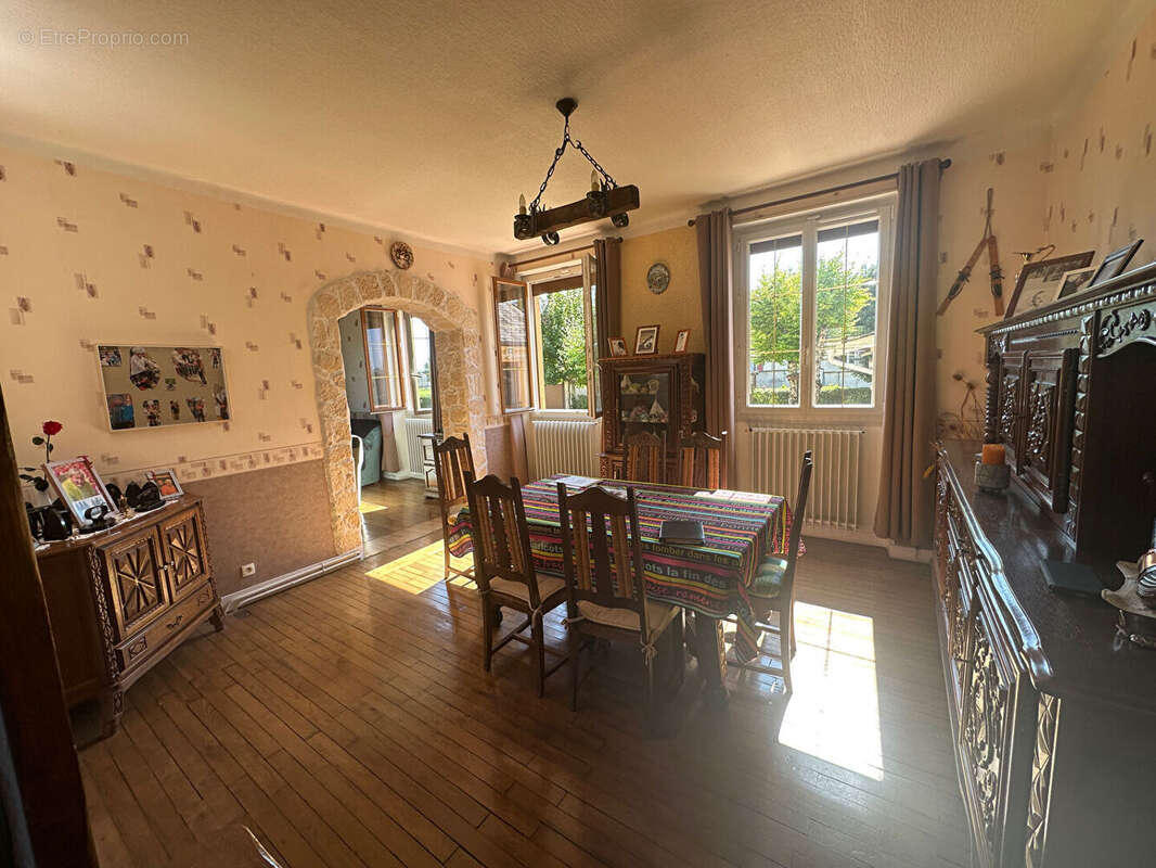 Maison à VARENNES-VAUZELLES