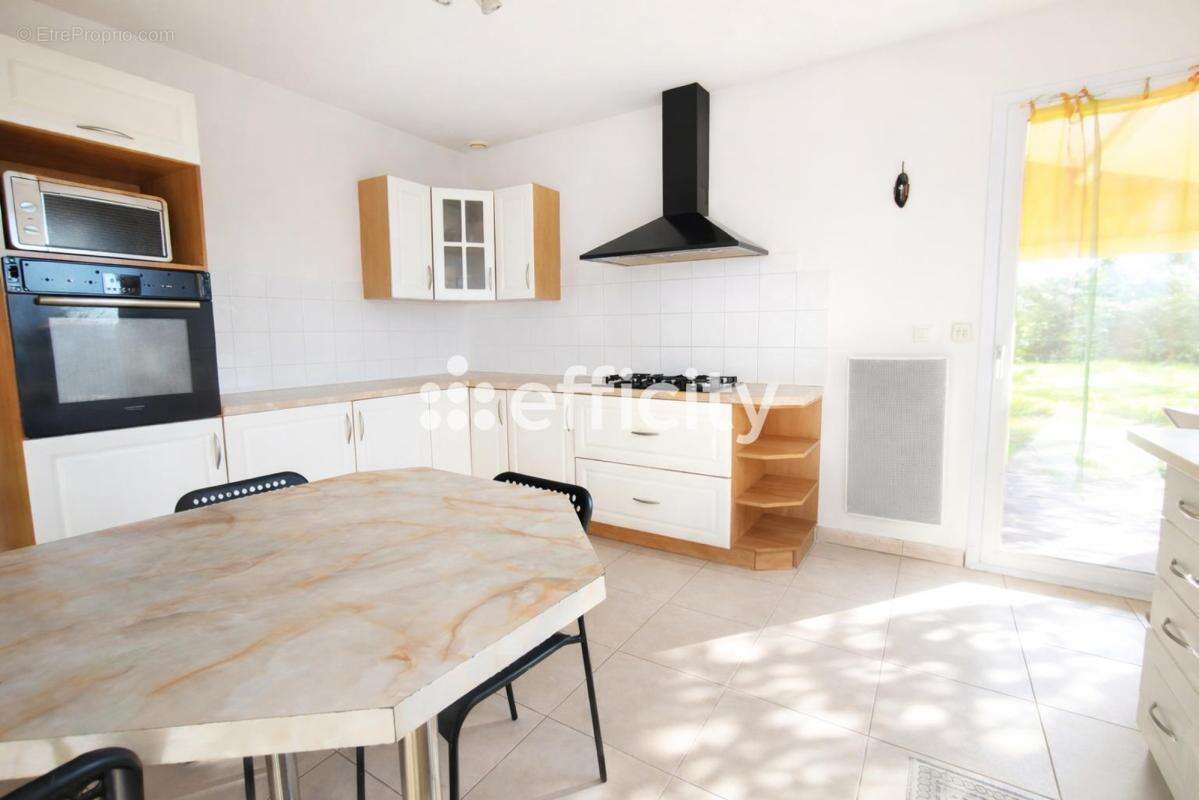 Maison 137 m² à Villaries  - photo 5