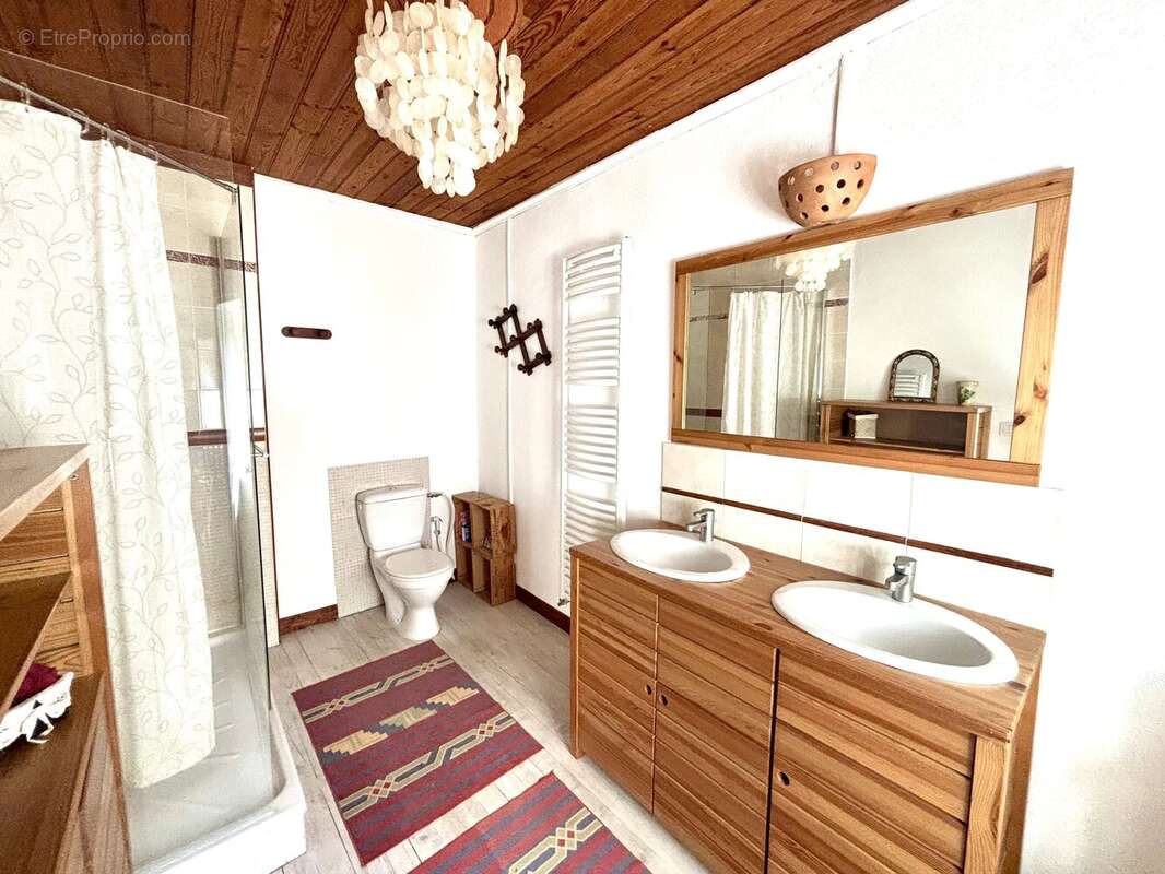 Exclusivité - ferme en pierres rénovée sur 2 100 m² de terrain - photo 9