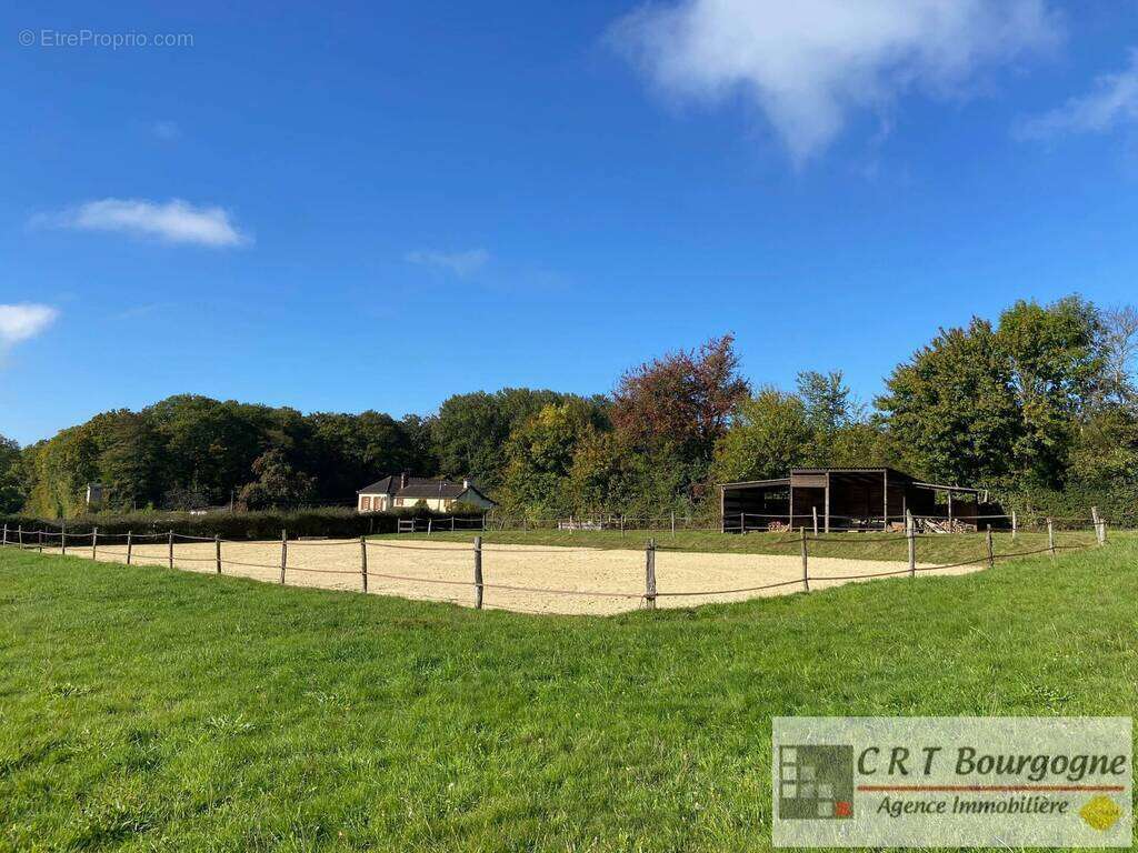 Maison à MOULINS-SUR-OUANNE