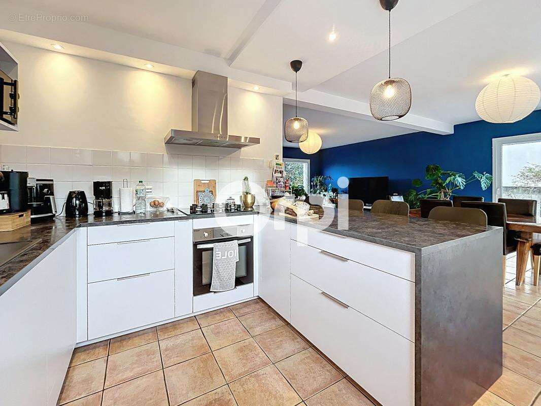 Maison à SAINT-PANTALEON-DE-LARCHE