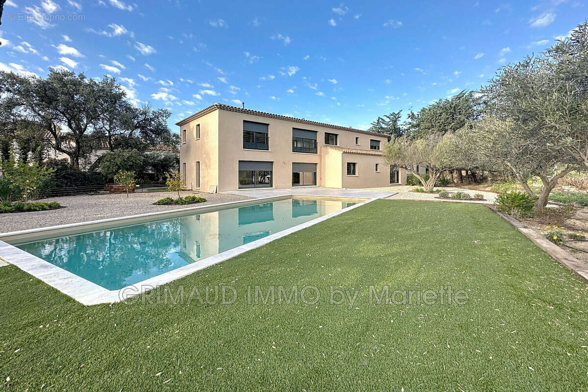 Maison à PLAN-DE-LA-TOUR