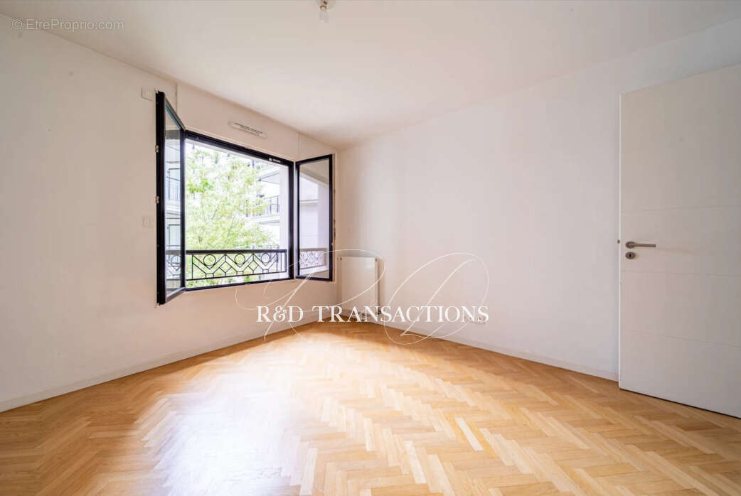 Appartement à SURESNES