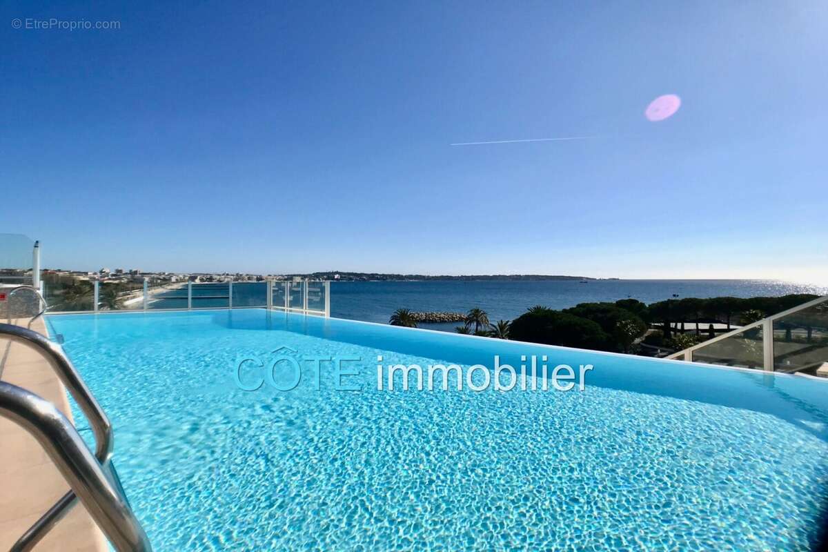 Appartement à VALLAURIS
