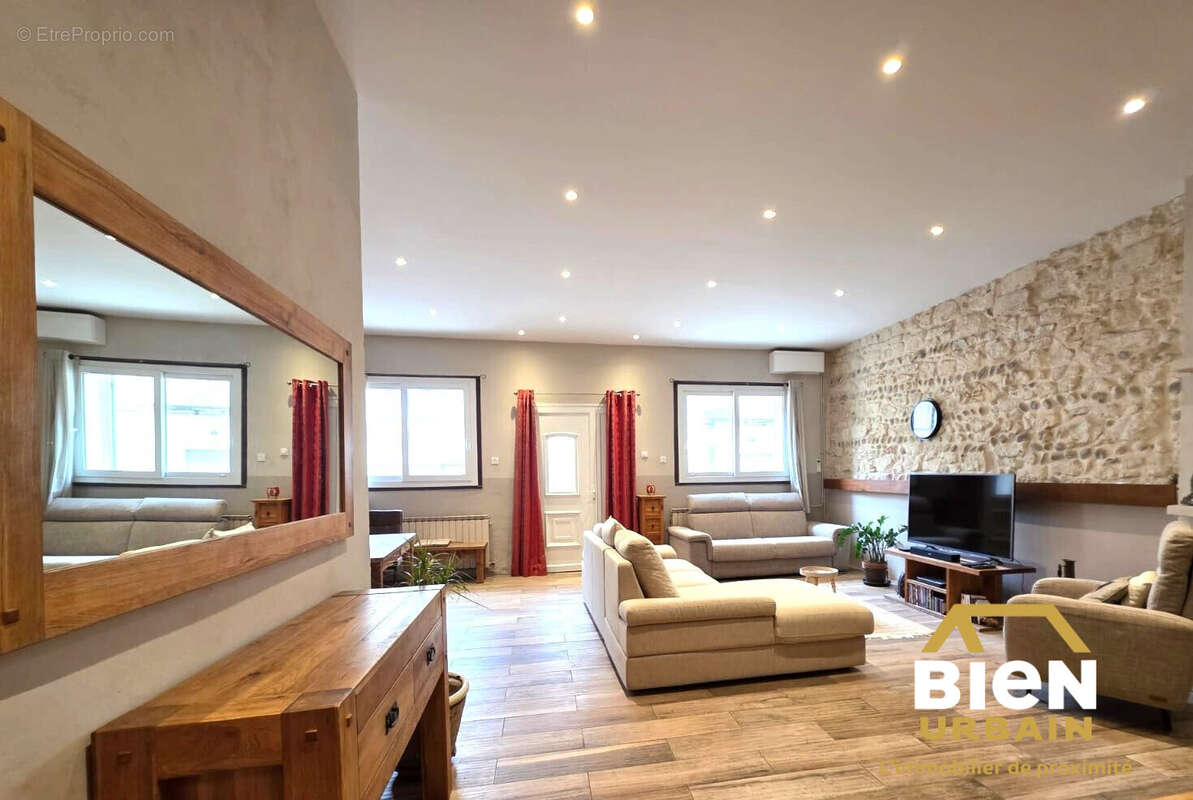 Maison à BELLEGARDE