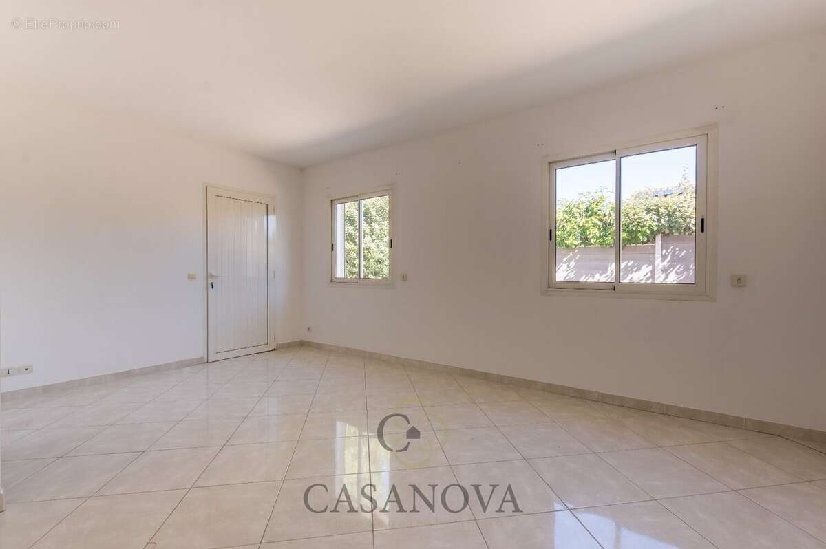 Maison à SAINT-GEORGES-D'ORQUES