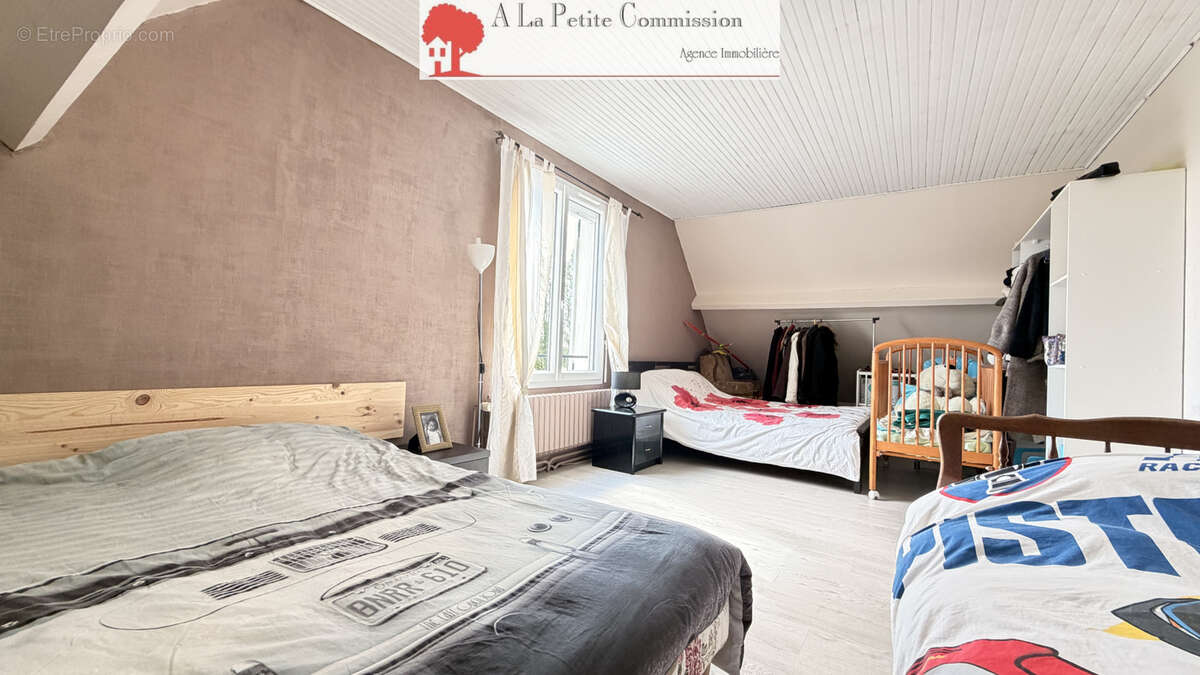 Superbe maison   Beaux volumes, luminosité et prestations de qualité - photo 8