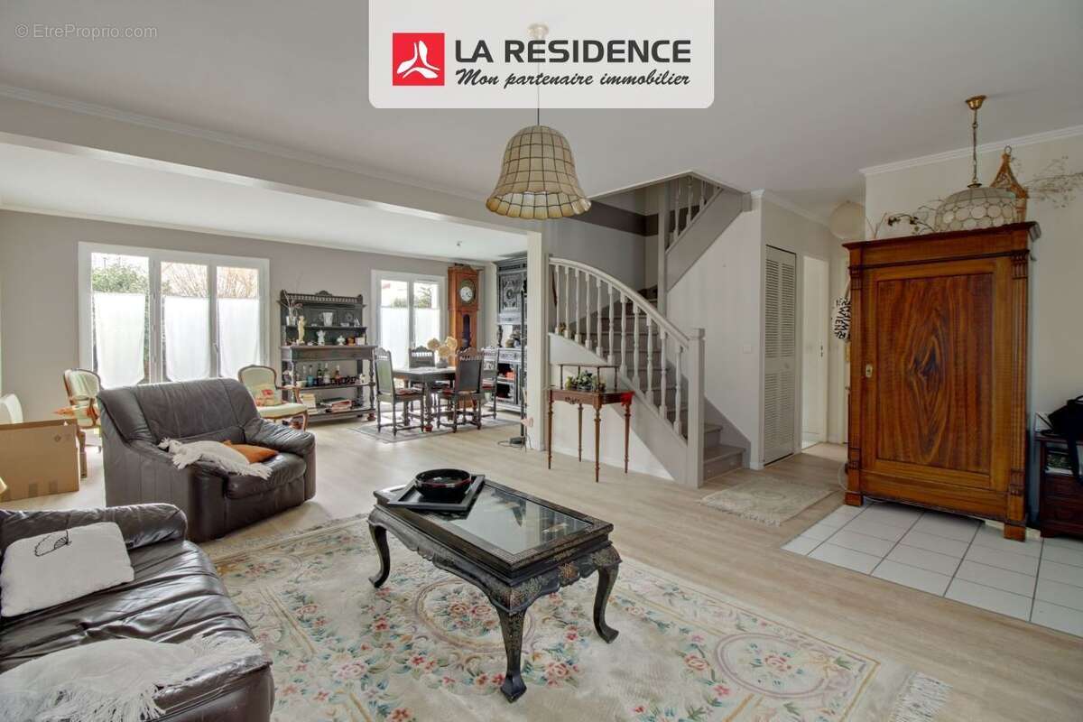 Maison 135 m² à Acheres  - photo 2