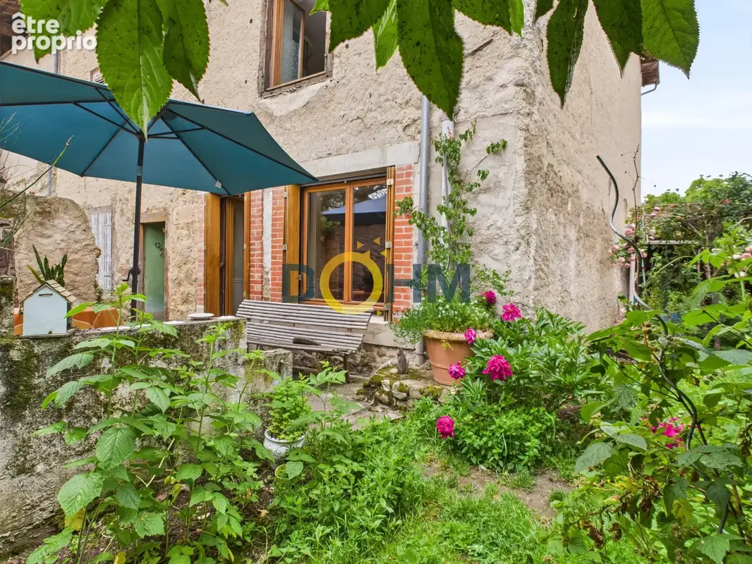 A vendre maison de bourg avec jardin et garage - photo 4