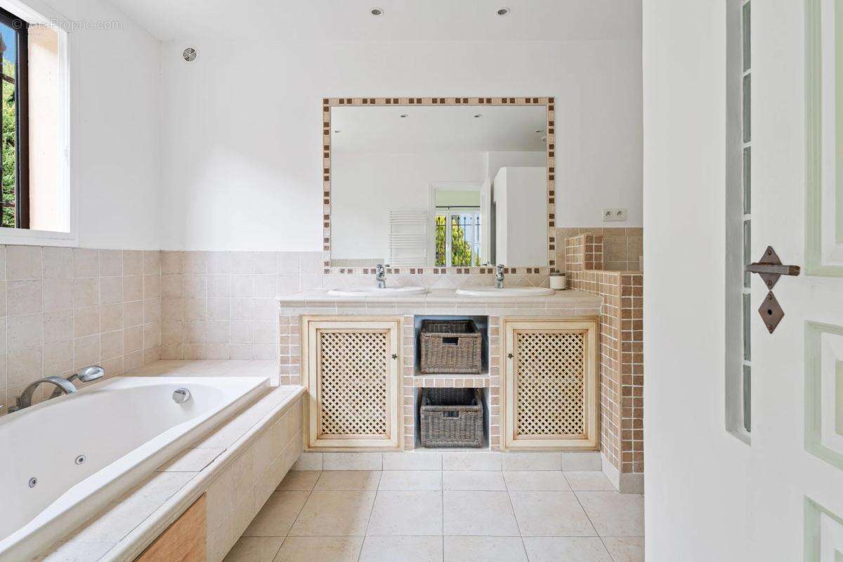 Maison à LA COLLE-SUR-LOUP