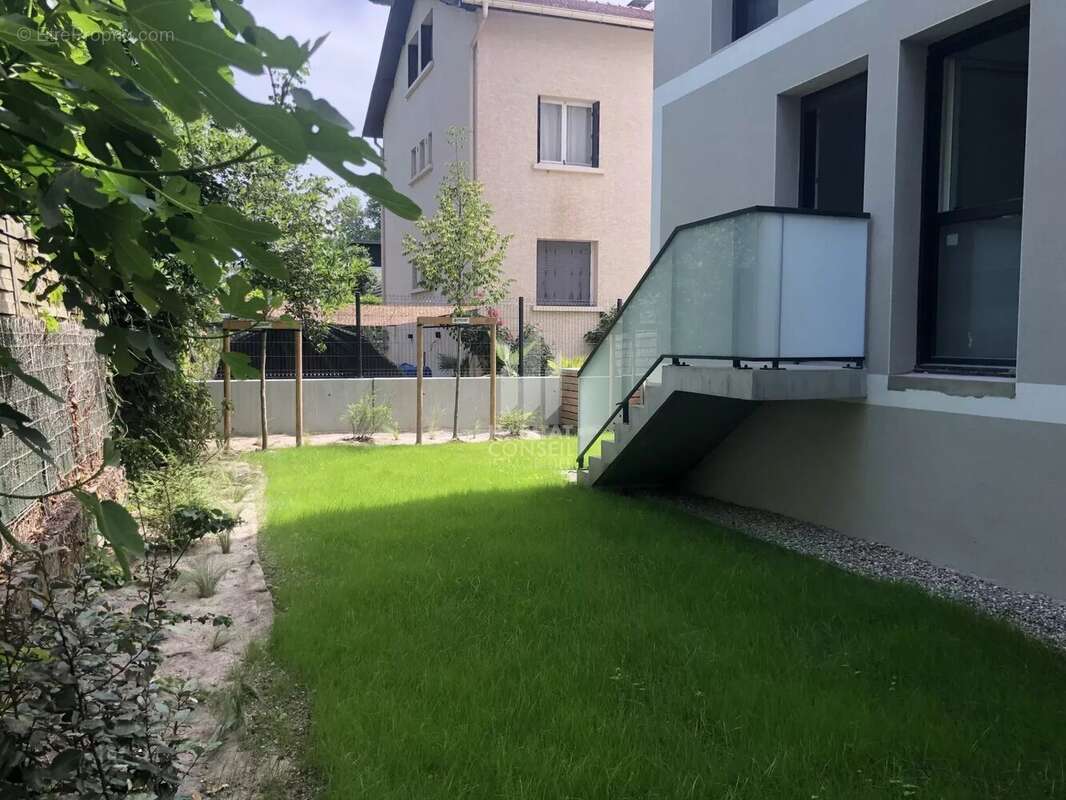 Appartement à SAINT-MARTIN-D'HERES