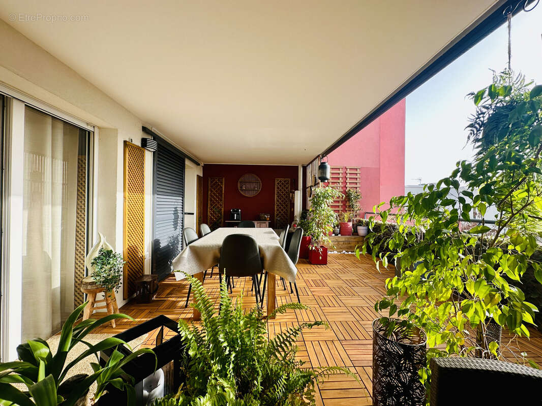 Appartement à LATTES