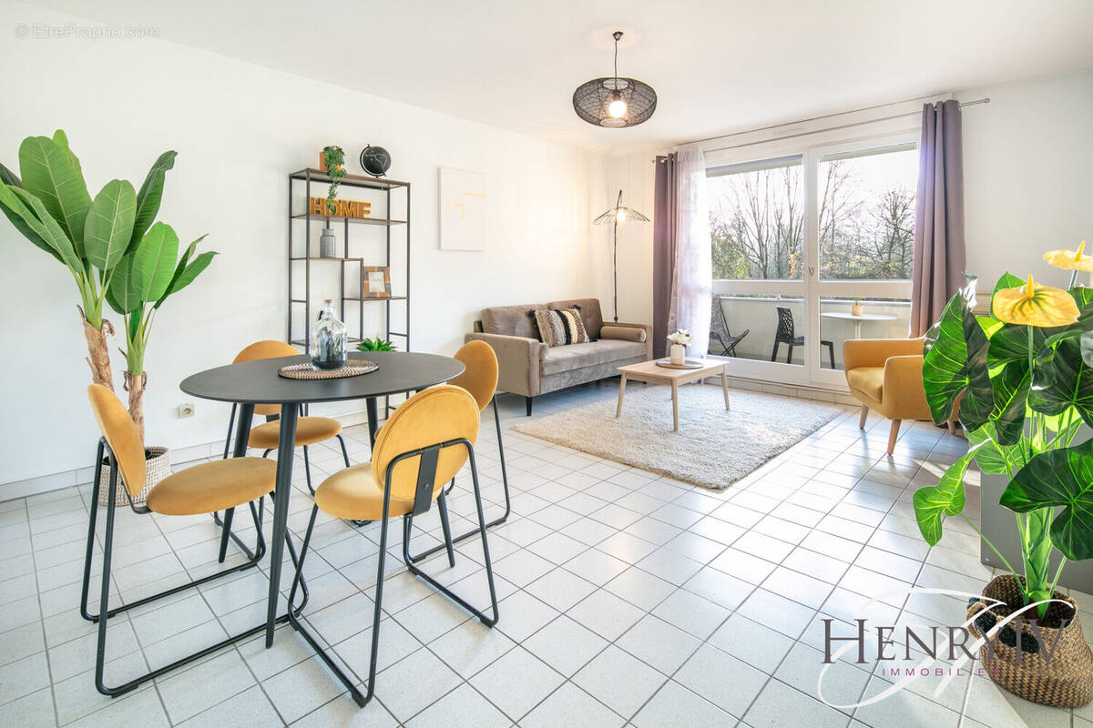 Appartement à MEYLAN