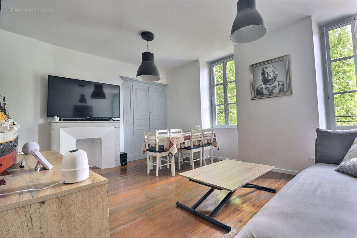 Appartement à VALREAS