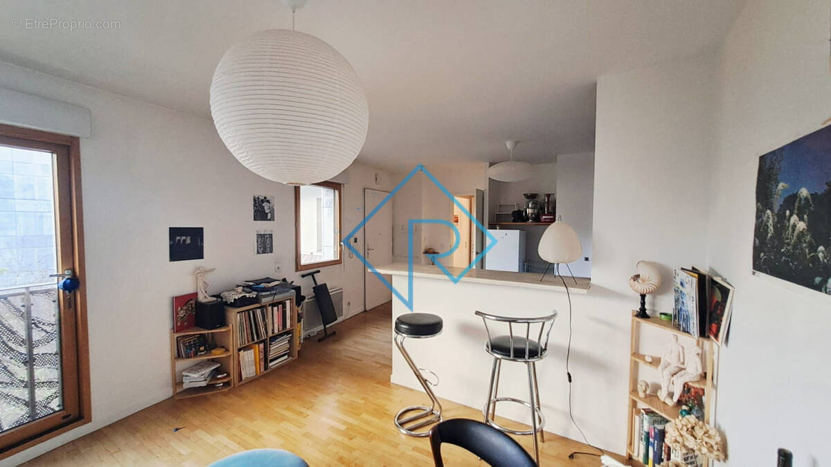 Appartement à LES LILAS