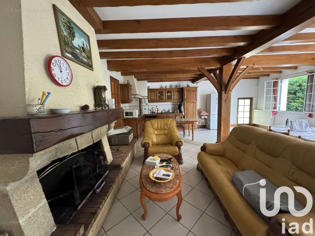 Maison 125 m² à Montboyer  - photo 2