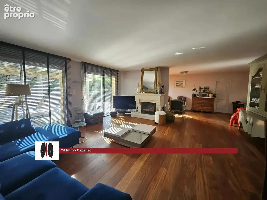 Salles – Belle maison de plain-pied avec piscine, grands volumes et terrain de plus de 2 400 m² Un cadre privilégié, de beaux vo - photo 4