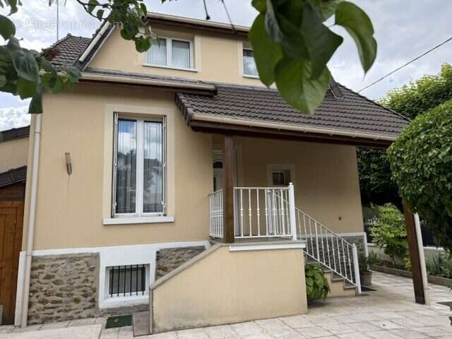 Maison à LE BLANC-MESNIL