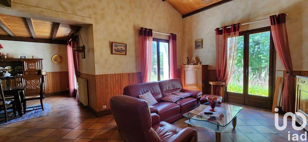 Photo 4 - Maison à VOEUIL-ET-GIGET