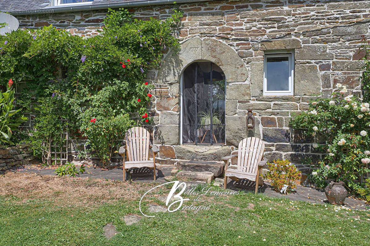 A vendre Fermette du 17ème rénovée pleine de charme Côtes d'Armor - photo 3