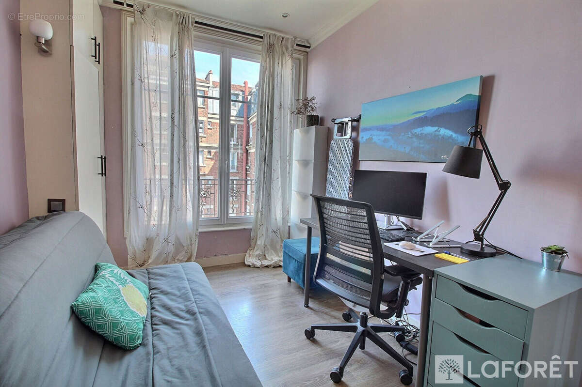 Appartement à LA GARENNE-COLOMBES