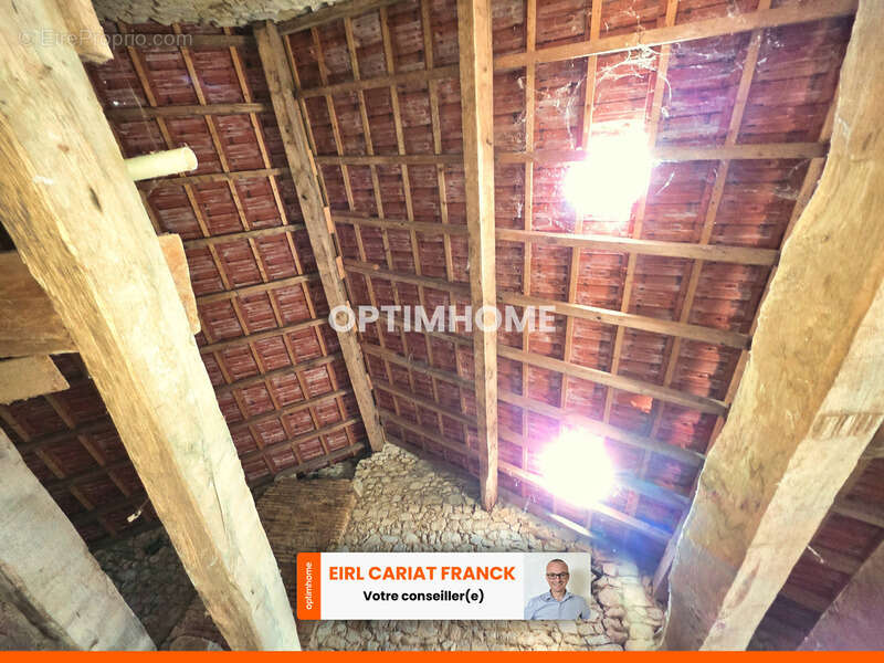 Maison à SAINT-ETIENNE-DE-FURSAC