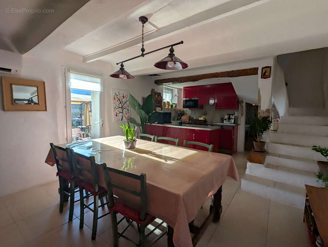 SALERNES propriété de 2 maisons, dépendances, piscine, terrain 8.444 m² - photo 5