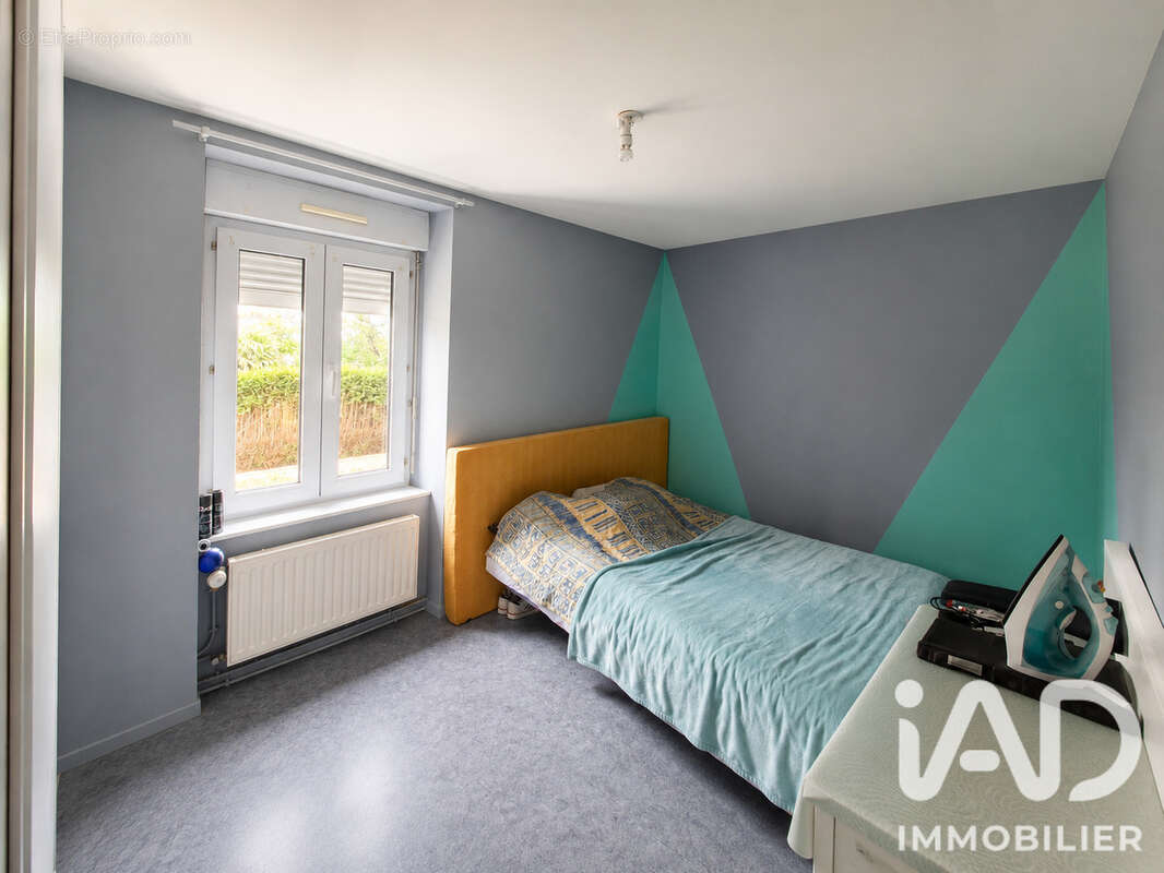 Maison 109 m² à Guipel  - photo 3