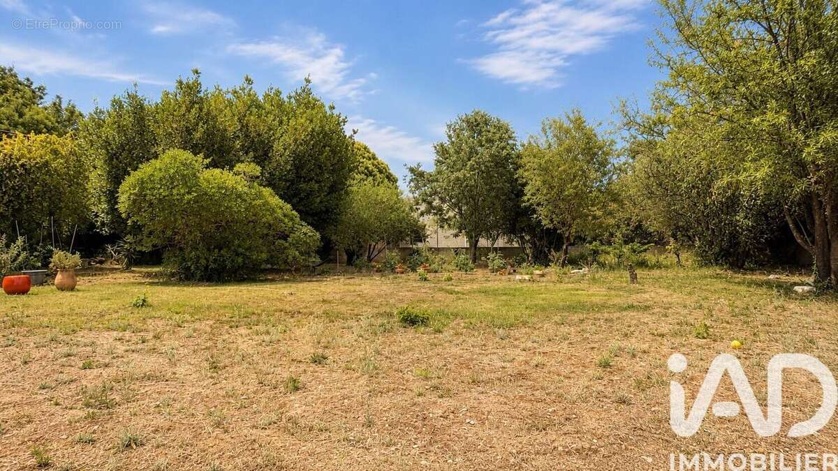 Terrain 1270 m² à La Crau  - photo 2