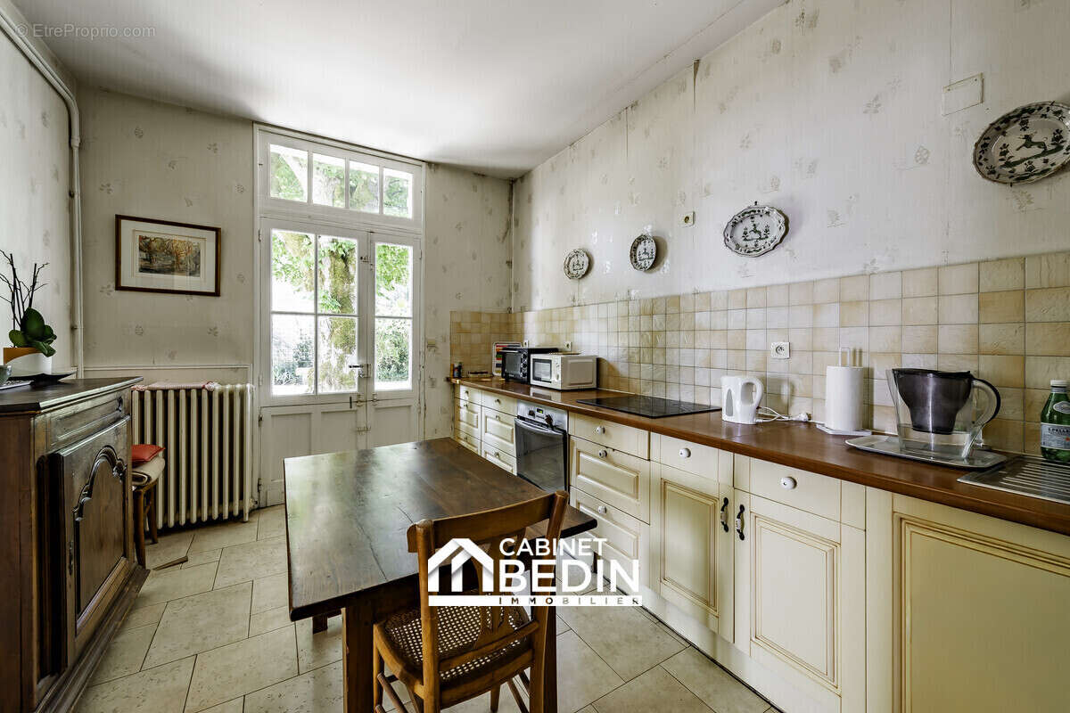 Maison 184 m² à Saint-Medard-De-Guizieres  - photo 4