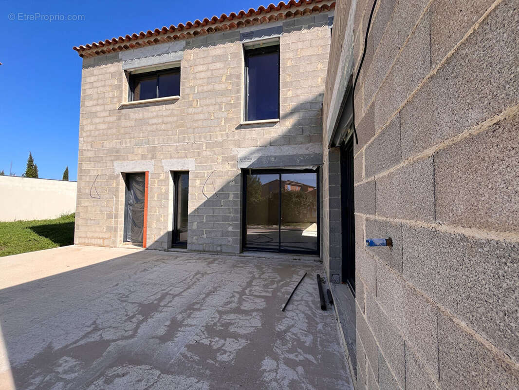 Maison à L'ISLE-SUR-LA-SORGUE