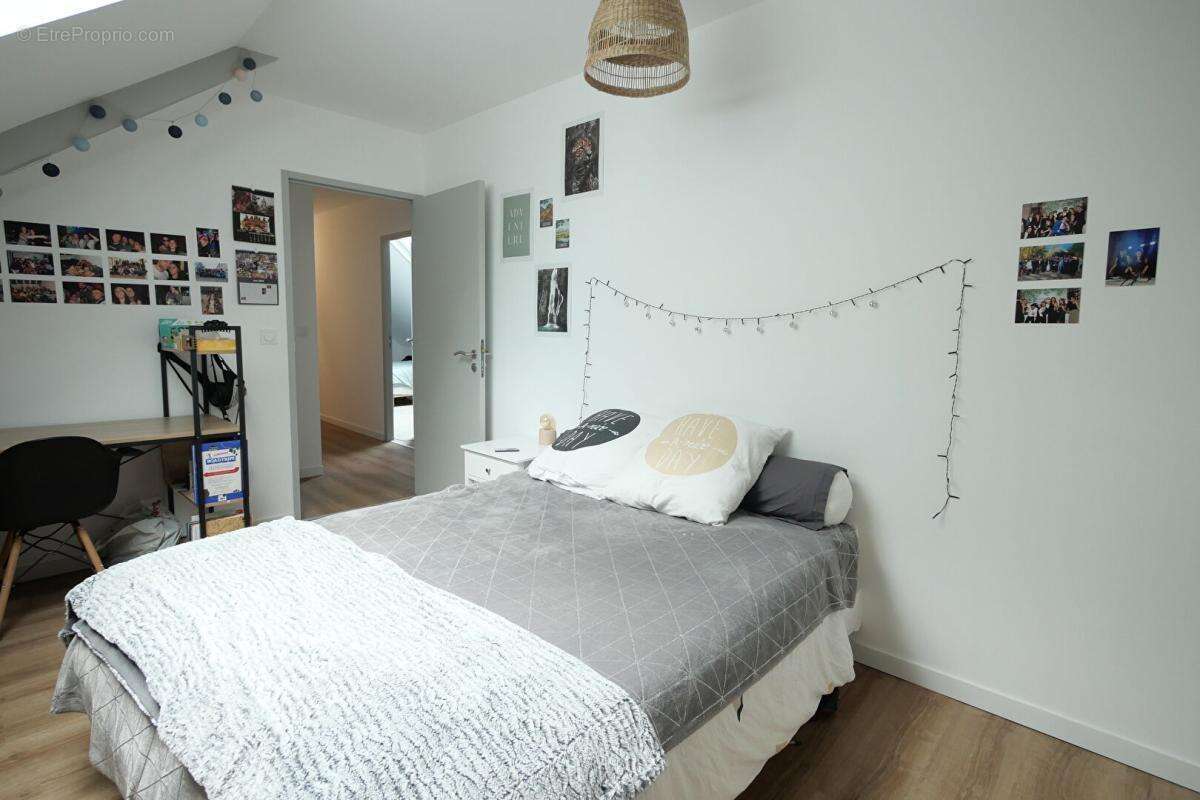 Ensemble immobilier de 366 m2, polyvalent et exceptionnel, jardin de 300 m2. Proche du centre d'Angers, ce bie - photo 9