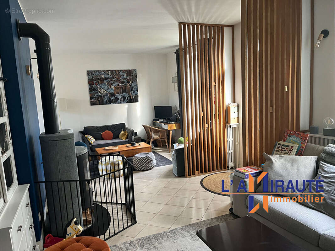 Maison à LE MESNIL-LE-ROI