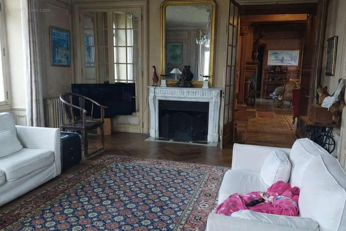 Maison à MONTRAVERS