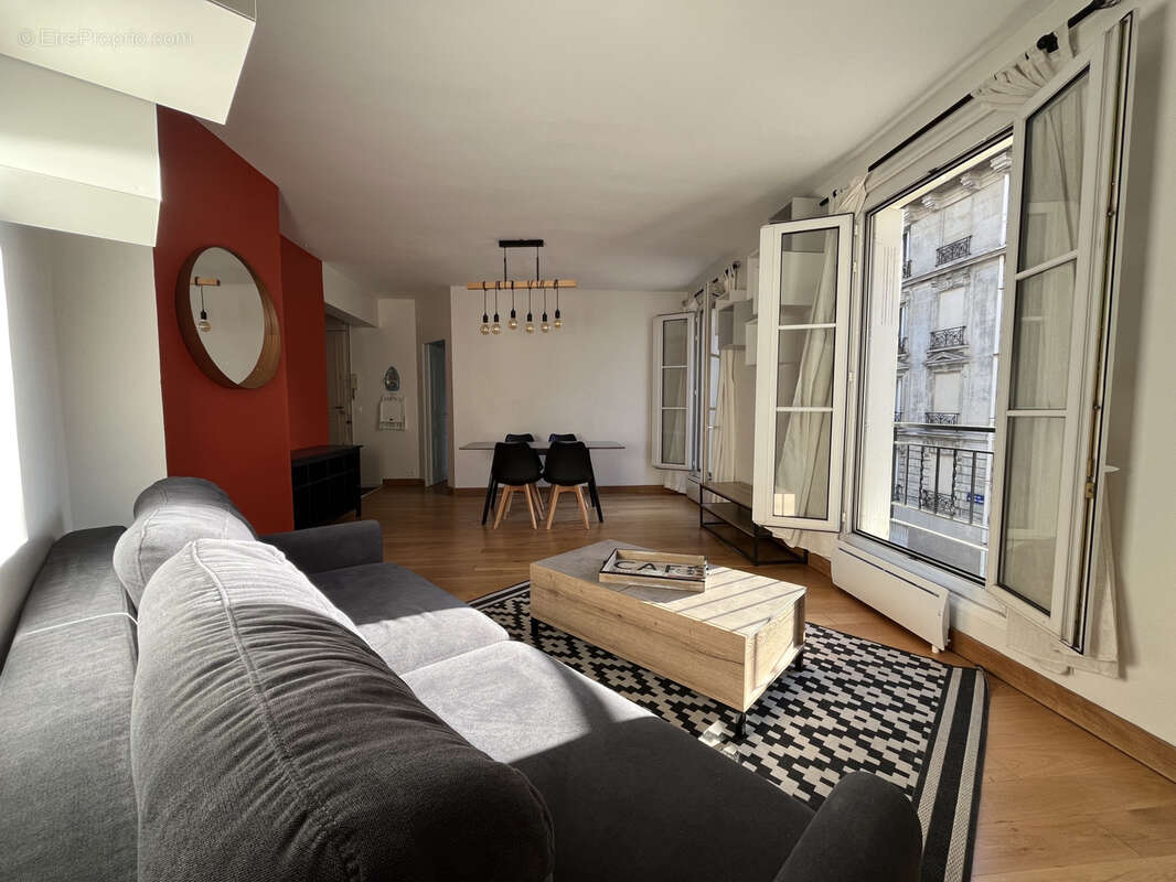 Appartement à PARIS-14E