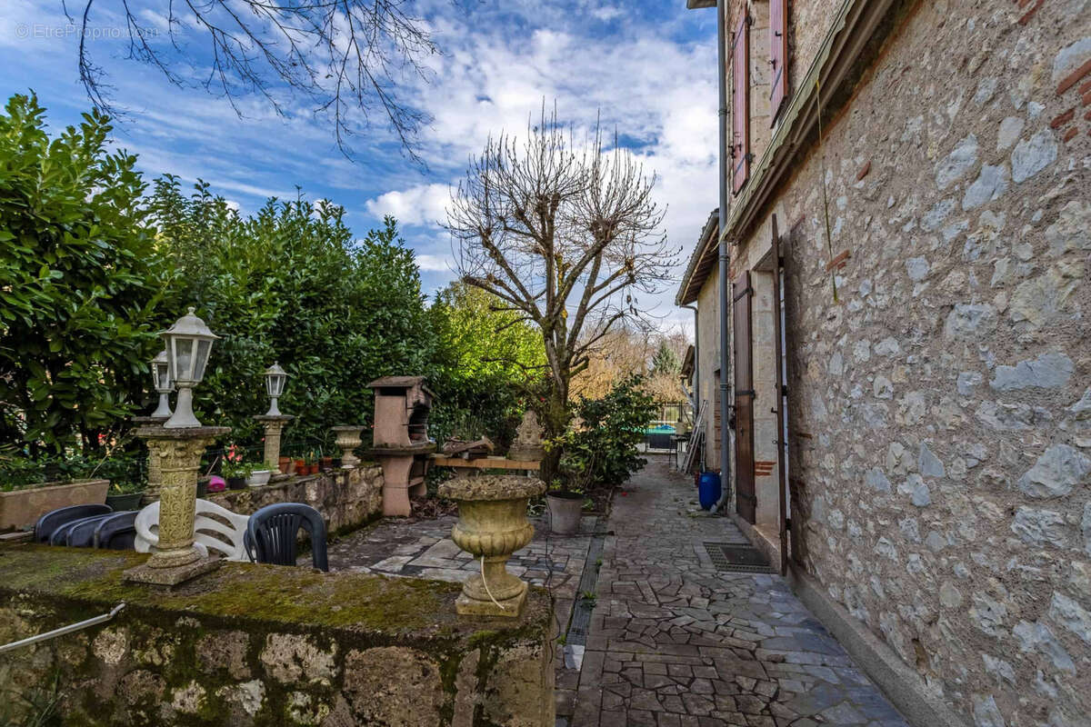 Village property with garden - photo 6