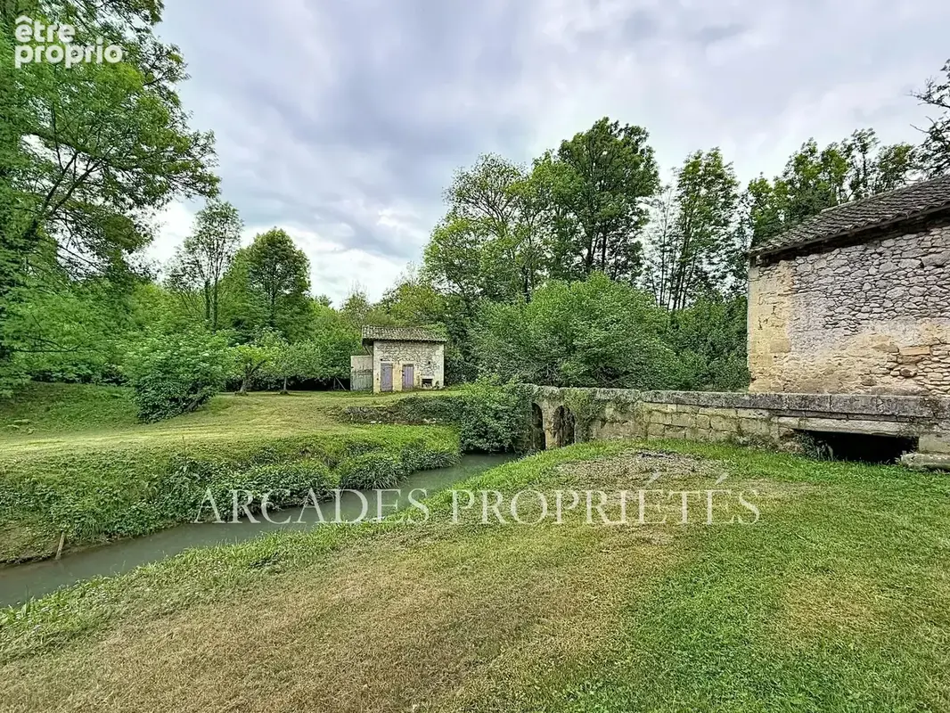 Demeure d'exception avec moulin et dependances - photo 19