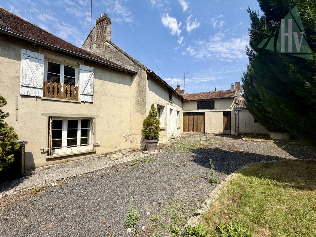 Maison à CHALAUTRE-LA-PETITE