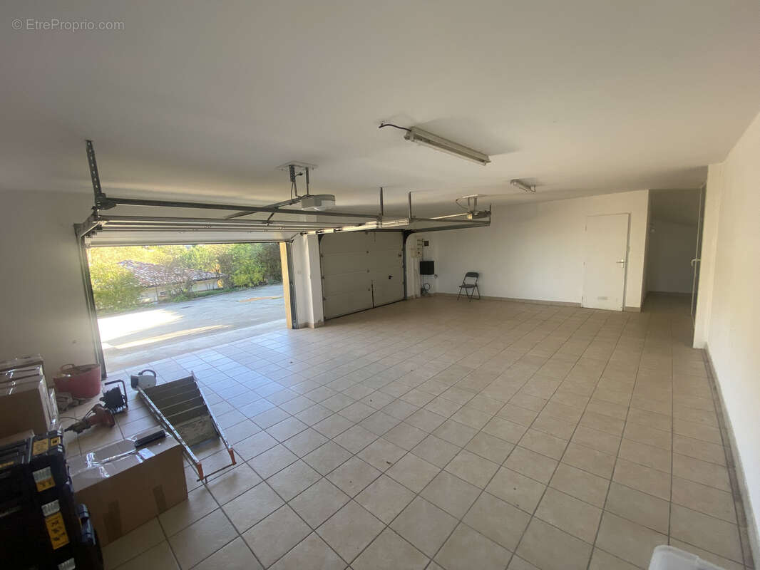 Maison à LACROIX-FALGARDE