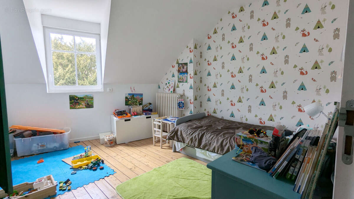 ACHAT-VENTE LAVAL Maison/Appartement  hyper centre - photo 7