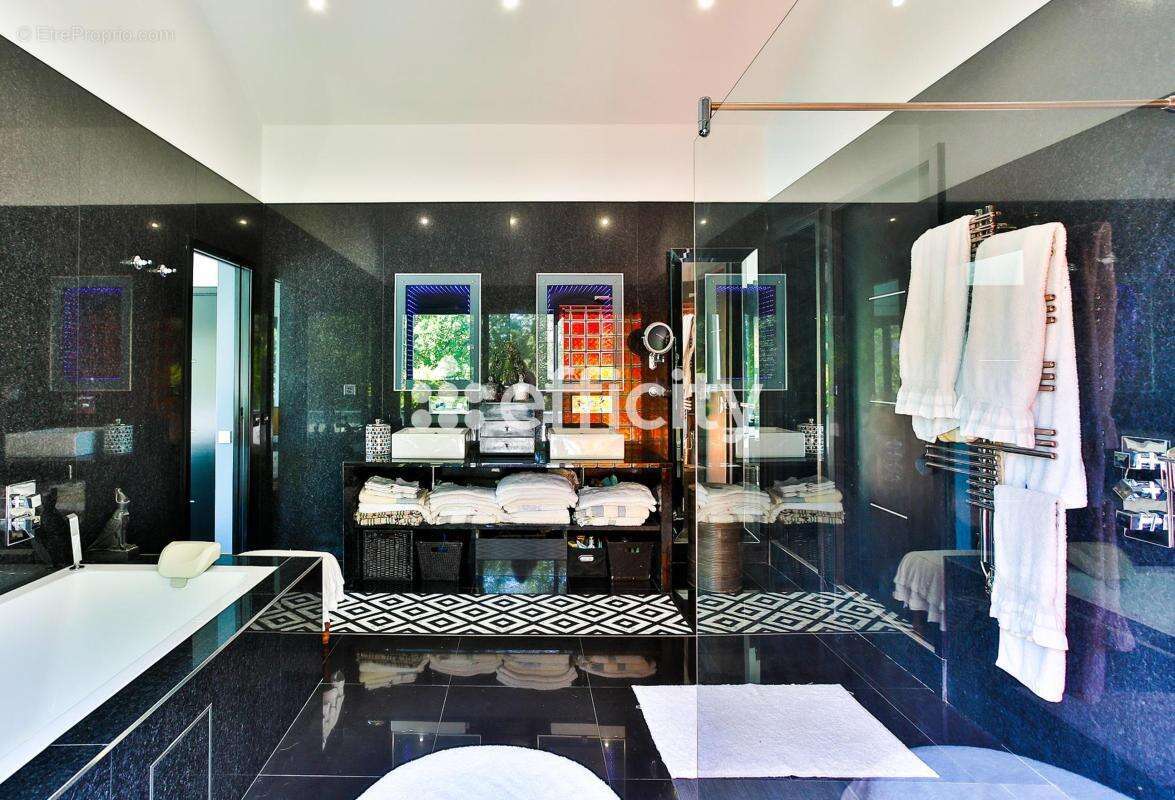 Maison à LES ADRETS-DE-L'ESTEREL