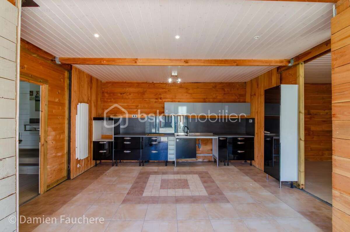 Incroyable POTENTIEL ! Splendide DOMAINE, ensemble immobilier au sein d’un ancien corps de ferme rénové, 340 m² habitables sur p - photo 12