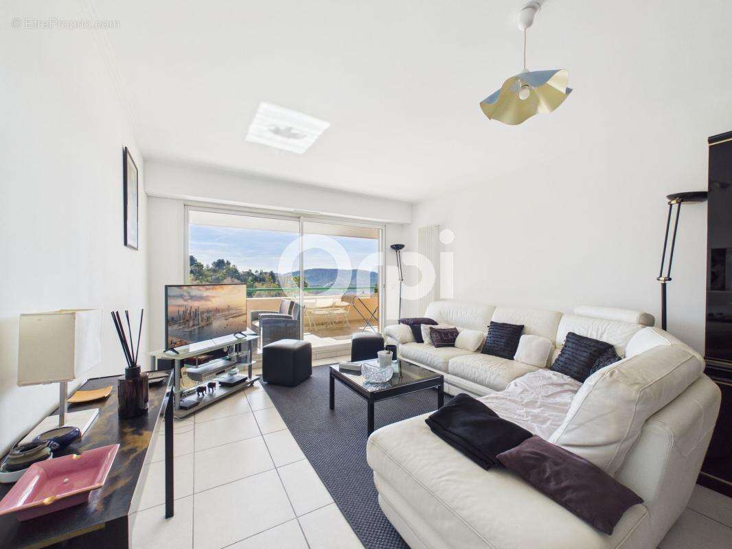 Appartement à MANDELIEU-LA-NAPOULE