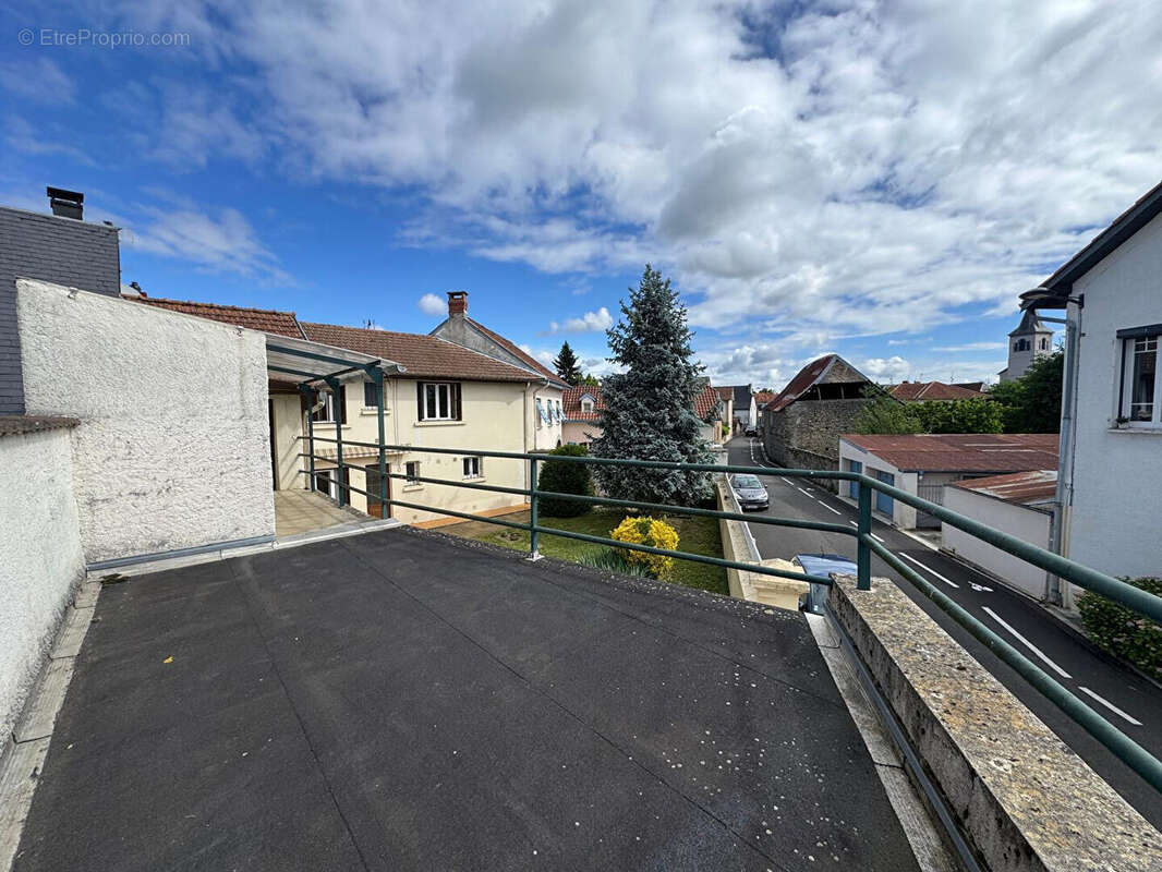 Maison à JUILLAN