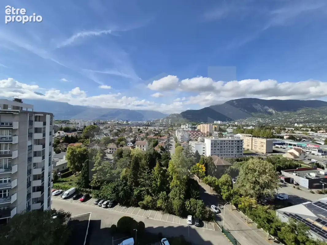 Appartement à SAINT-MARTIN-D'HERES
