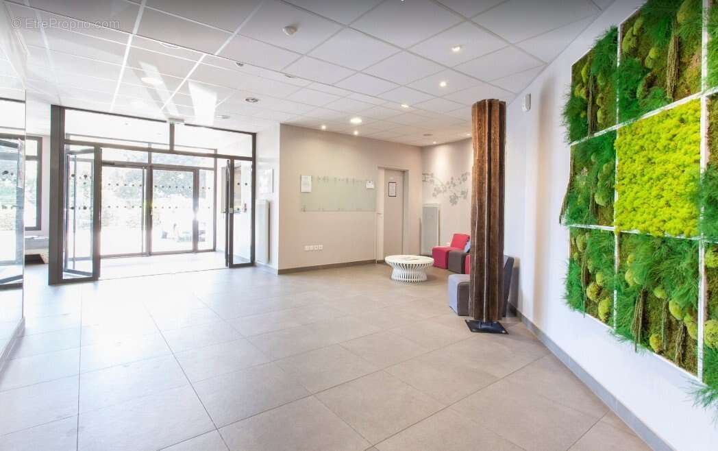 INVESTISSEMENT LOCATIF  Saint-Cyr-l'École  Résidence Étudiante L'Aéronat - 6,34 % de rentabilité - photo 11