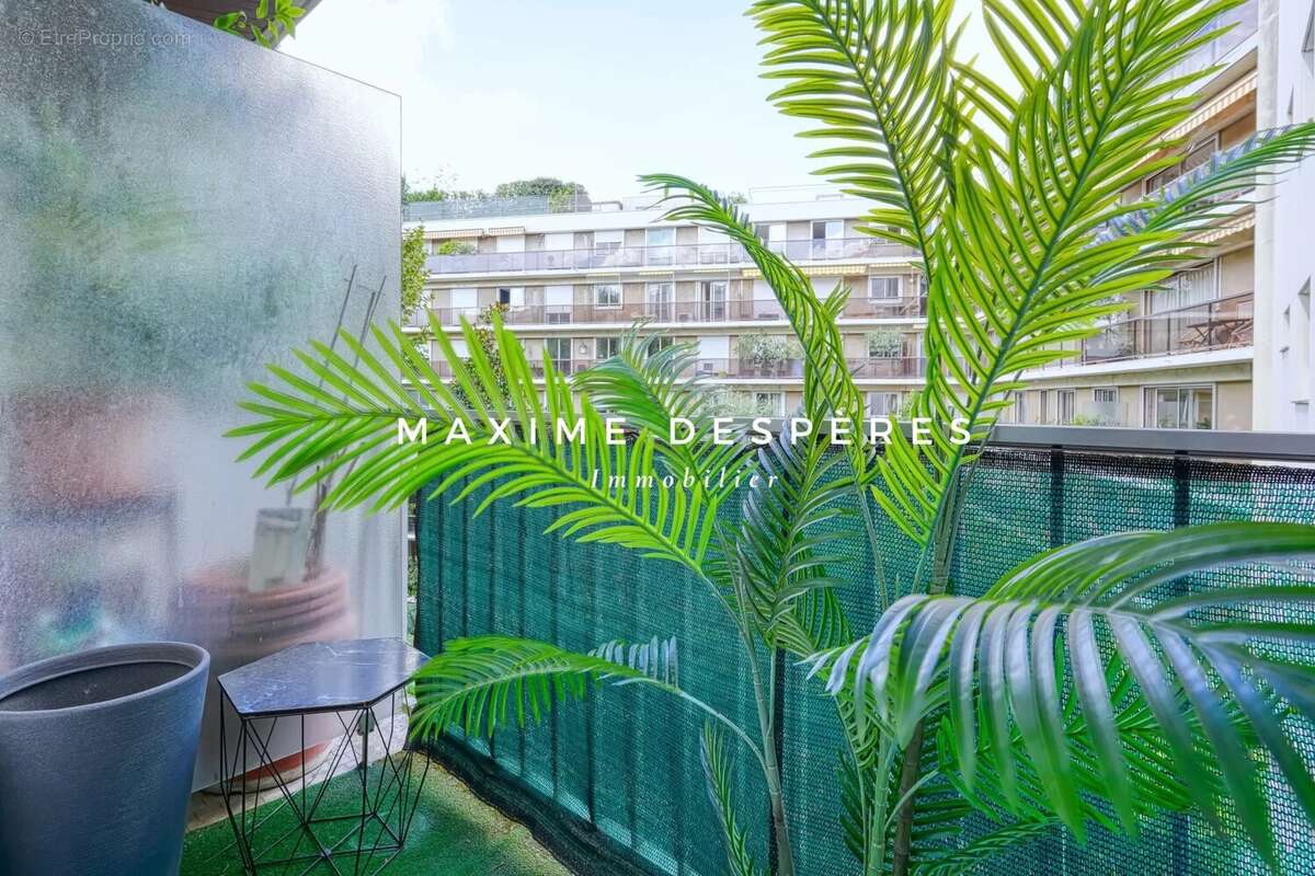 Appartement à NEUILLY-SUR-SEINE