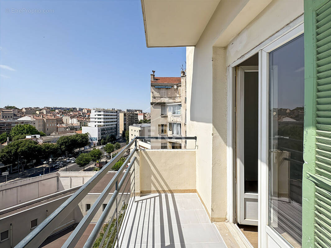 Appartement à MARSEILLE-4E