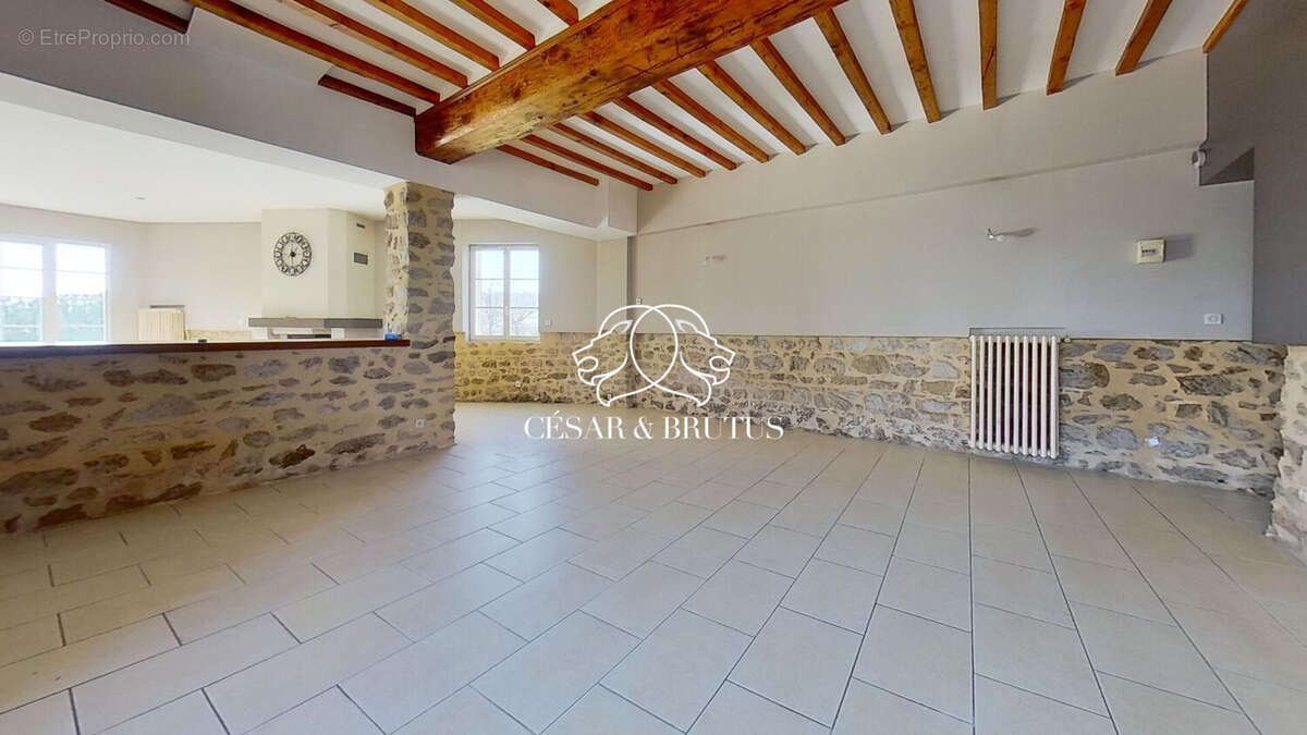 Maison à GREZIEU-LA-VARENNE